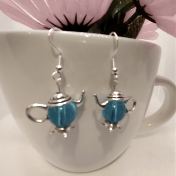 Tea Pot Earrings - Picture 1 of 3